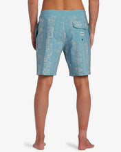 Load image into Gallery viewer, Billabong Men&#39;s Sundays Low Tide 19&quot; Boardshorts