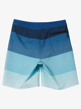 Load image into Gallery viewer, Quiksilver Boy&#39;s Surfsilk Massive 17&quot; Boardshorts