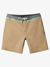 Load image into Gallery viewer, Quiksilver Men&#39;s Street Trunk Utility Shorts