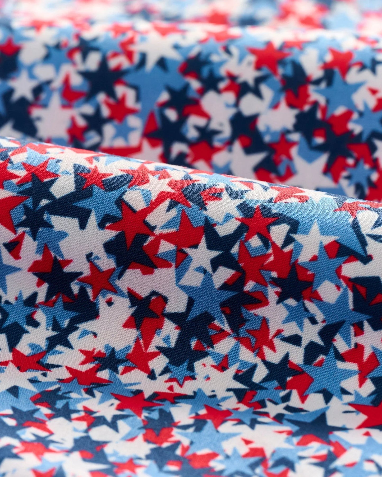 johnnie-O Men's Seeing Stars Half Elastic 7" Boardshorts