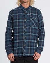 Load image into Gallery viewer, Billabong Men&#39;s Freemont Flannel Long Sleeve Shirt