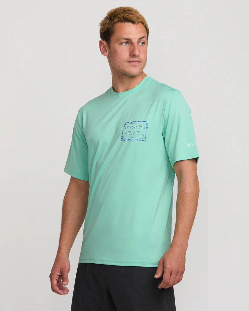 Billabong Men's Crayon Wave Short Sleeve Rashguard