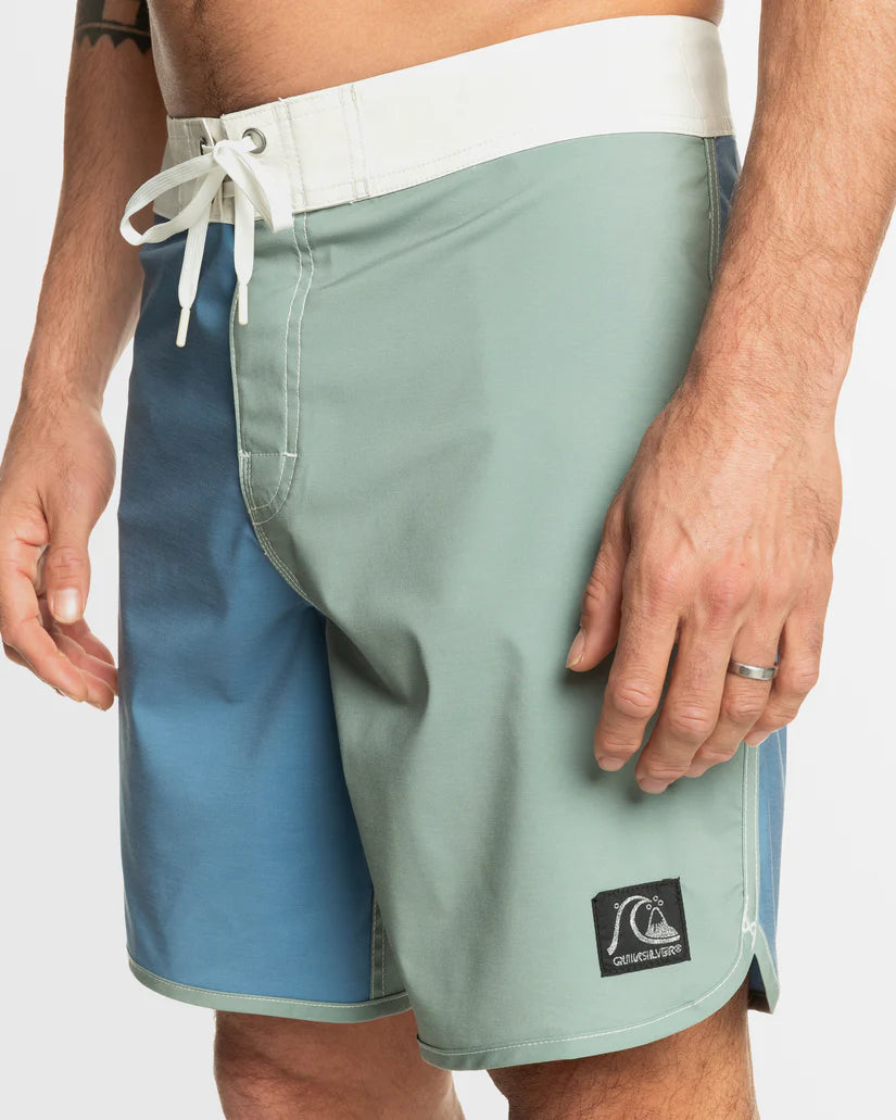 Quiksilver Men's Original Scallop Jester 18" Boardshorts