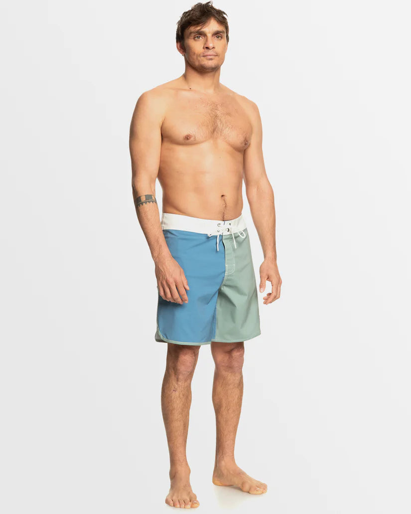 Quiksilver Men's Original Scallop Jester 18" Boardshorts