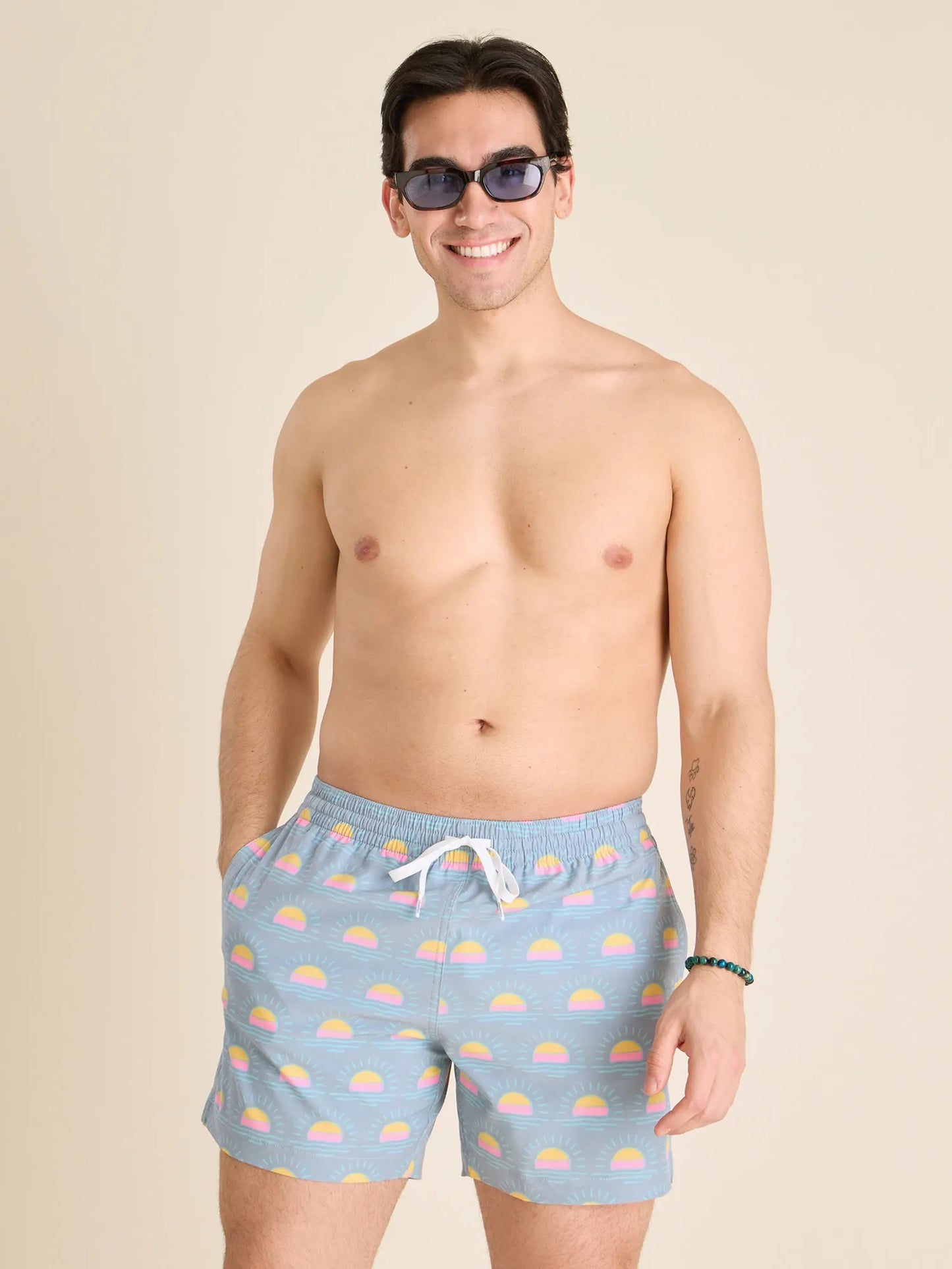 Chubbies Mens The Heat Wave Lined 7" Swim Trunks