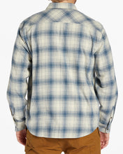 Load image into Gallery viewer, Billabong Men&#39;s Coastline Long Sleeve Flannel Shirt