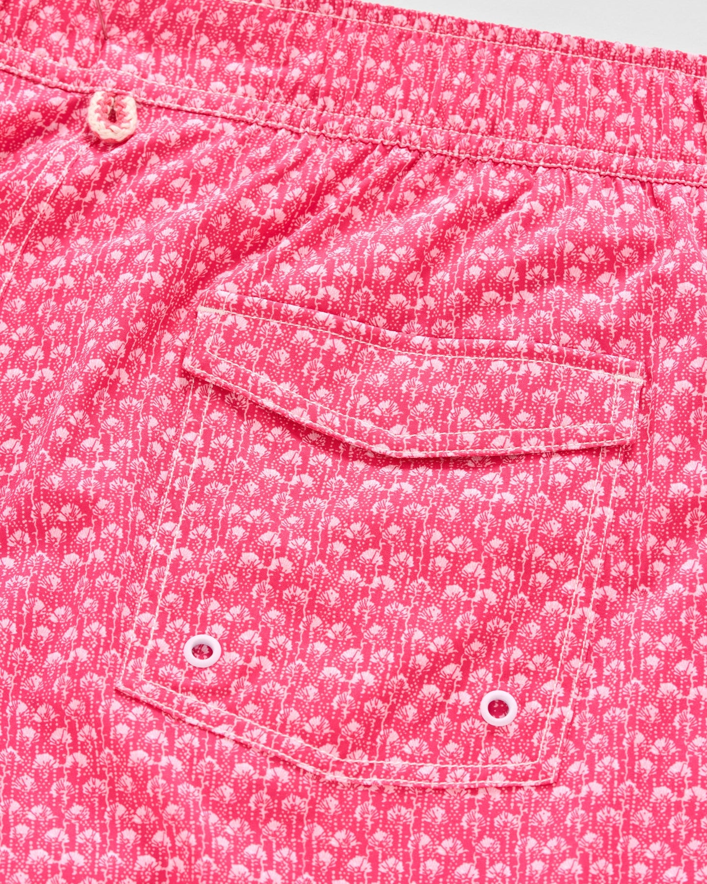 Johnnie-O Mens Scallop Swim Trunks