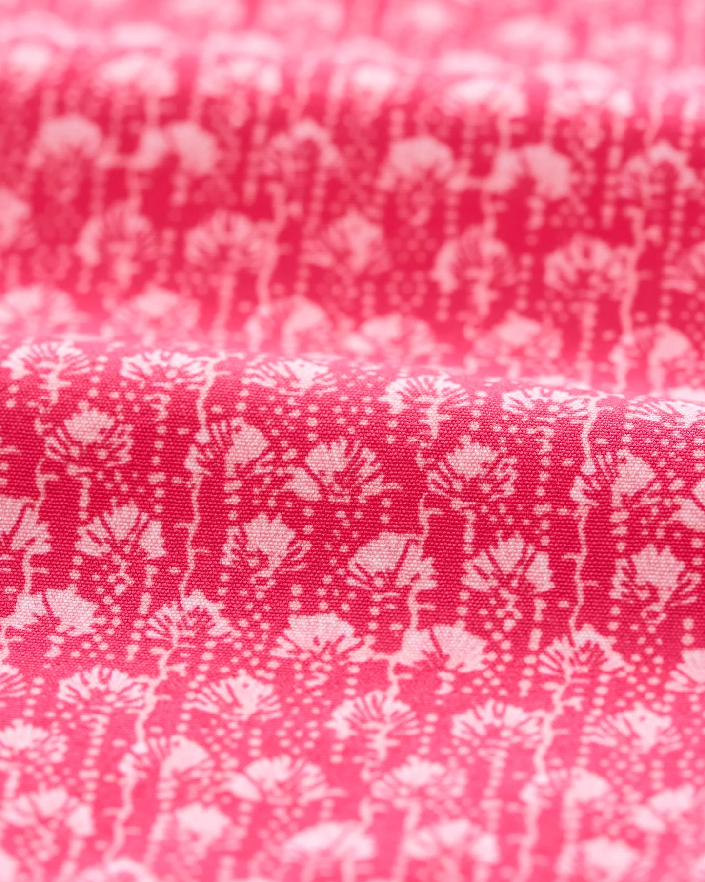 Johnnie-O Mens Scallop Swim Trunks