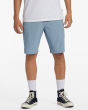 Laden Sie das Bild in den Galerie-Viewer, Billabong Crossfire Submersible 21&quot;-Shorts für Herren