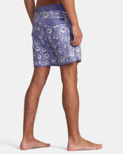 Load image into Gallery viewer, RVCA Men&#39;s Freeport Faction 16&quot; Boardshorts