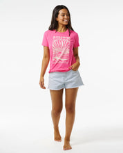 Laden Sie das Bild in den Galerie-Viewer, Rip Curl Damen Heatwave Standard T-Shirt