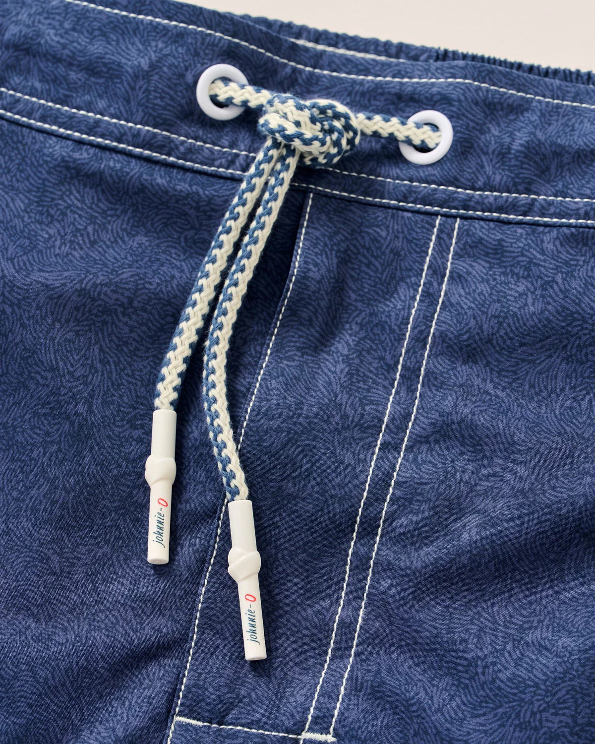 Johnnie-O Mens Ginn Half Elastic 7" Surf Shorts