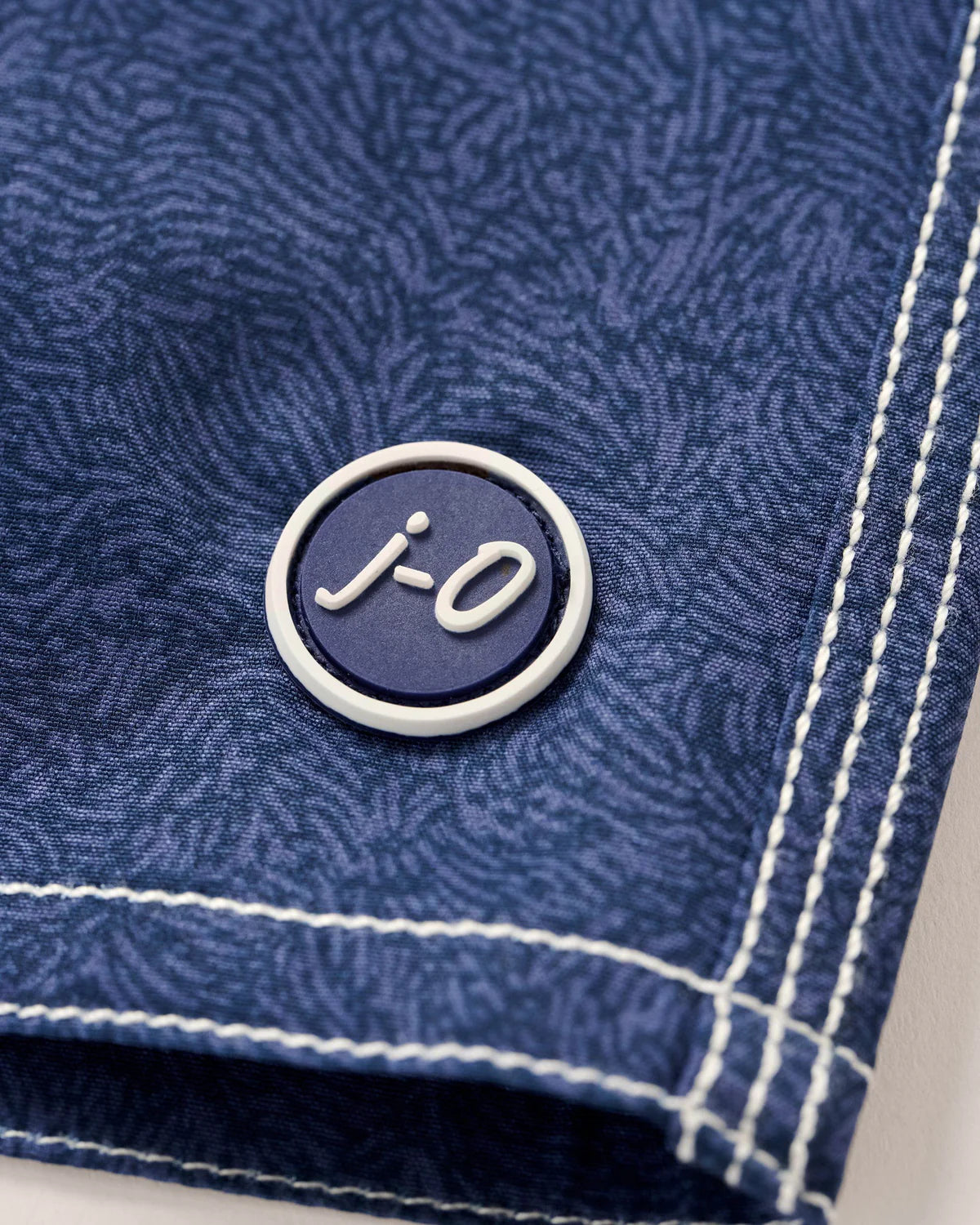 Johnnie-O Mens Ginn Half Elastic 7" Surf Shorts