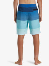 Load image into Gallery viewer, Quiksilver Boy&#39;s Surfsilk Massive 17&quot; Boardshorts