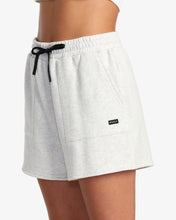 Laden Sie das Bild in den Galerie-Viewer, RVCA Damen Sunday Shorts