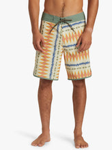 Load image into Gallery viewer, Quiksilver Men&#39;s Surfsilk Scallop 19&quot; Boardshorts