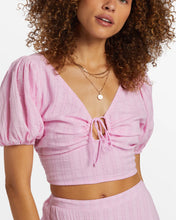 Laden Sie das Bild in den Galerie-Viewer, Billabong Damen Tropic Heart Crop Top mit Puffärmeln