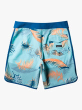 Load image into Gallery viewer, Quiksilver Mens Highlite Scallop Board Shorts