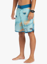 Load image into Gallery viewer, Quiksilver Mens Highlite Scallop Board Shorts