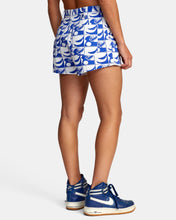 Load image into Gallery viewer, RVCA Women&#39;s Bailey Short
