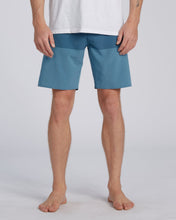 Load image into Gallery viewer, Billabong Men&#39;s Tribong Airlite Boardshorts