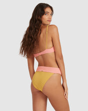 Load image into Gallery viewer, Billabong Women&#39;s Hi Life Panelled Bra Bikini Top