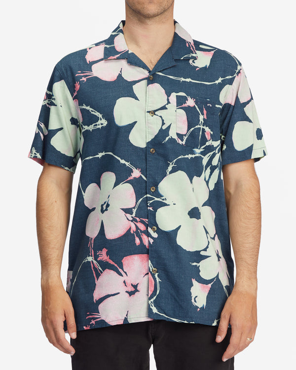 Billabong Sundays Vacay Short Sleeve Button Up Shirt